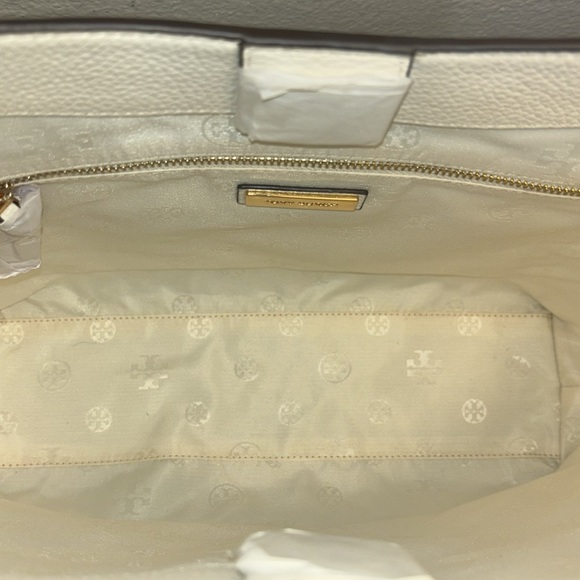 Tory Burch NWT Thea Appliqué Ivory Hobo Leather - Picture 9 of 10